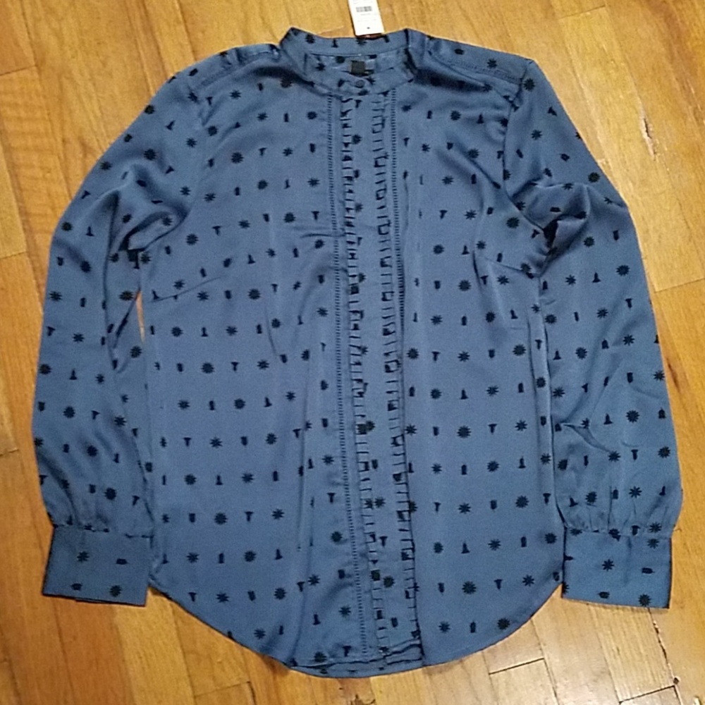 SOLD Ann Taylor Geo Piped Covered Button Blouse - Picture 3 of 7